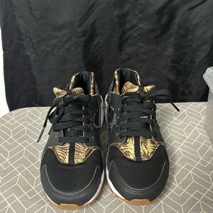 GS NIKE AIR HUARACHES